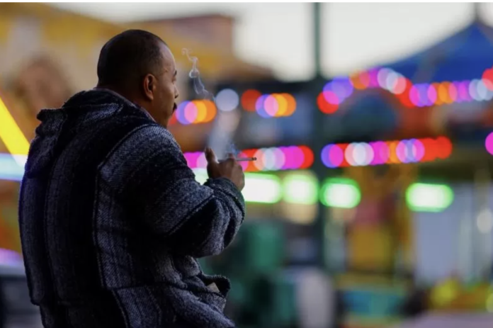 Mexico strengthens ban on smoking in public places Mexico strengthens ban on smoking in public places