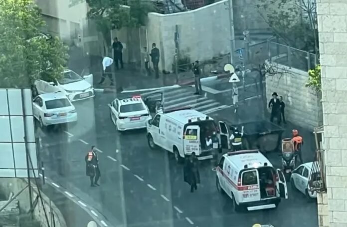 Two pedestrians were hit on Yermiyahu Street in Romema, sustaining mild injuries. One was evacuated to Shaare Zedek Medical Center, while the other chose not to receive further treatment Two pedestrians were hit on Yermiyahu Street in Romema, sustaining mild injuries. One was evacuated to Shaare Zedek Medical Center, while the other chose not to receive further treatment