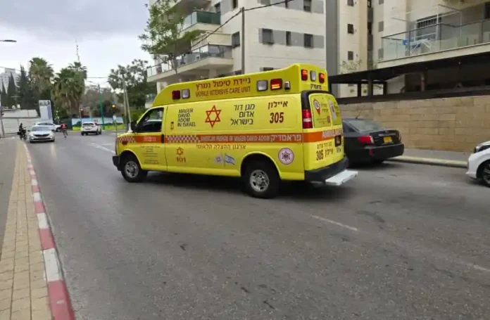 The terrorist, armed with a handgun, had arrived at the bypass route in the Yehuda Brigade area. Upon reaching the bypass, the terrorist targeted an Israeli civilian, opening fire and then exiting his vehicle to stab the victim