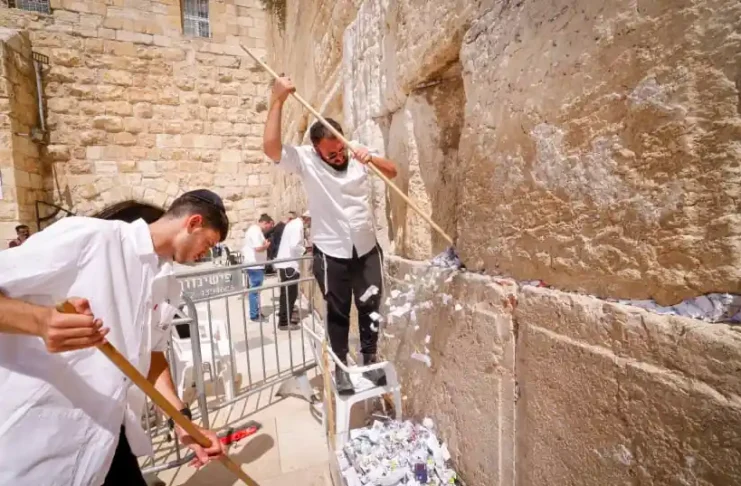 Approximately 20,000 notes from over 100 countries were received in the past six months alone, reflecting the Wall’s global significance as a sacred place of prayer