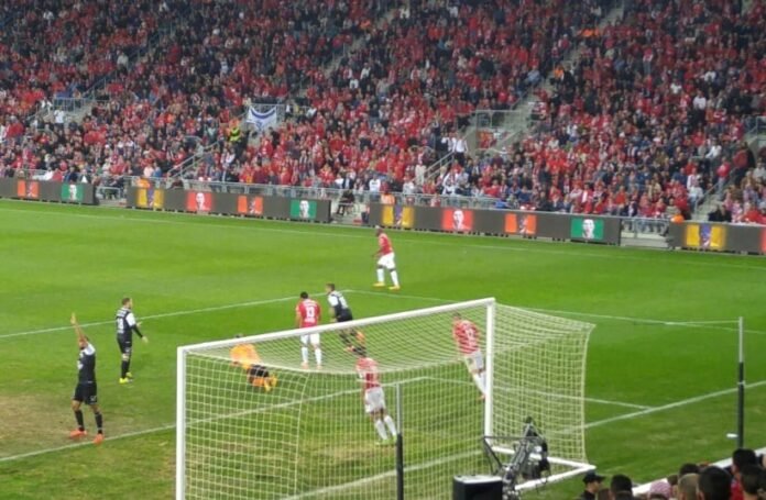 Hapoel Beer Sheva vs. Bnei Sakhnin F.C. in Beer Sheva's Terner stadium, march 7,2016 (photo credit: Wikimedia Commons) Hapoel Beer Sheva vs. Bnei Sakhnin F.C. in Beer Sheva's Terner stadium, march 7,2016 (photo credit: Wikimedia Commons)