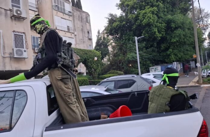 The display, which depicted mannequins dressed as terrorists in the back of a truck, was left overnight in the area. When residents discovered it the following morning, they promptly alerted the authorities