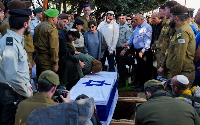 Gantz, who served as the IDF chief of staff during Operation Protective Edge, was present at the ceremony and expressed his condolences to Shaul’s grieving family