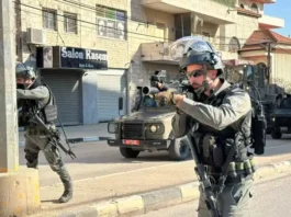 The event was part of a deal involving hostages and a ceasefire agreement, which saw the release of prisoners tied to security-related offenses. Police reported that the suspects also disrupted public order by celebrating the return of the prisoners